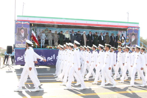 تصاویر/ رژه اقتدار روز ارتش در بوشهر