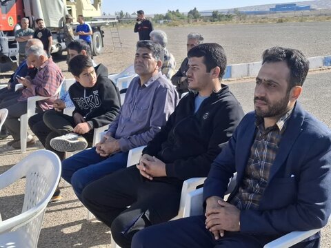 تصاویر/ همایش پیاده روی خانوادگی به مناسبت گرامی داشت روز ارتش درآران وبیدگل