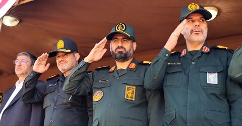 تصاویر رژه باشکوه روز ارتش جمهوری اسلامی ایران در خرم آباد
