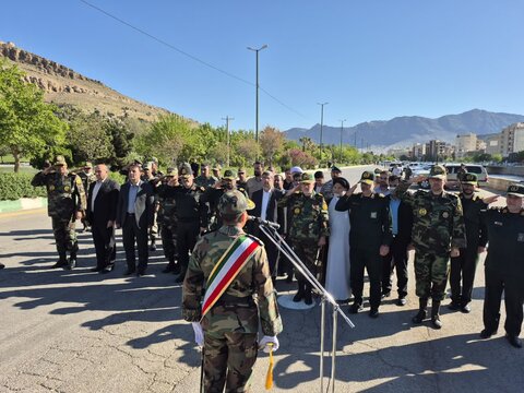تصاویر رژه باشکوه روز ارتش جمهوری اسلامی ایران در خرم آباد