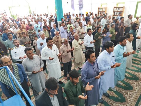 تصاویر/ اقامه نماز جمعه ریگان