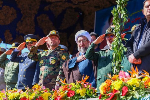 تصاویر/ رژه روز ارتش در تبریز