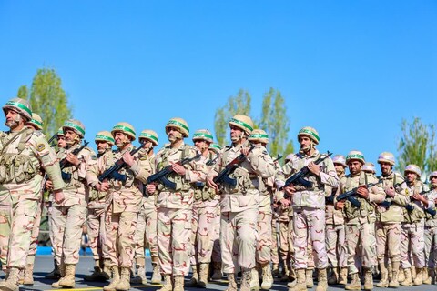 تصاویر/ رژه روز ارتش در تبریز