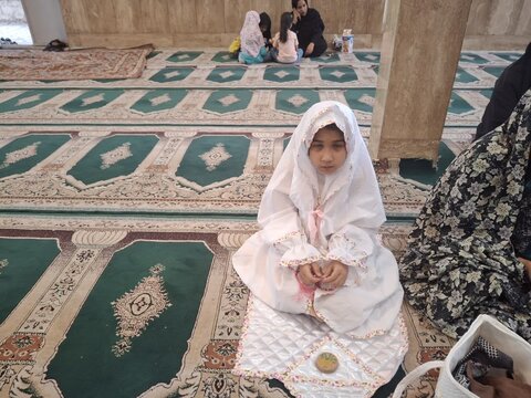 تصاویر/ اقامه نماز جمعه بلورد