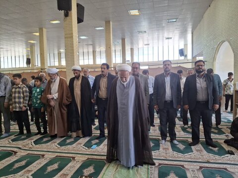 تصاویر/ اقامه نماز جمعه بلورد