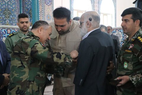 تصاویر اقامه نماز جمعه در بروجرد