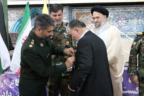 تصاویر اقامه نماز جمعه در بروجرد