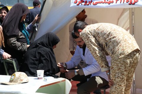 تصاویر اقامه نماز جمعه در بروجرد