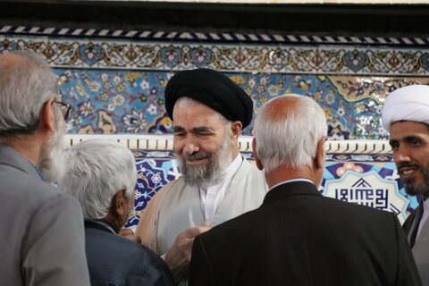 تصاویر اقامه نماز جمعه در بروجرد