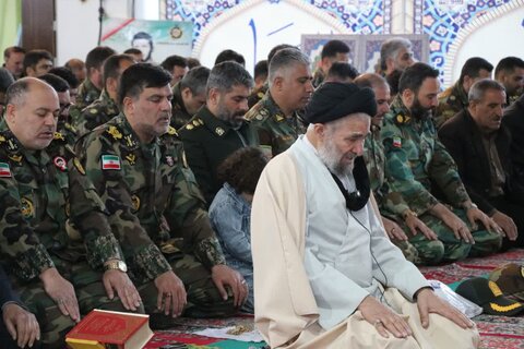 تصاویر اقامه نماز جمعه در بروجرد