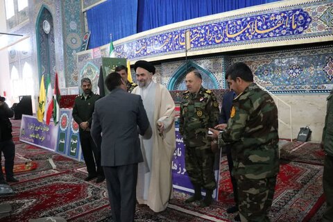 تصاویر اقامه نماز جمعه در بروجرد