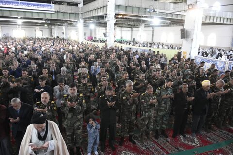 تصاویر اقامه نماز جمعه در بروجرد