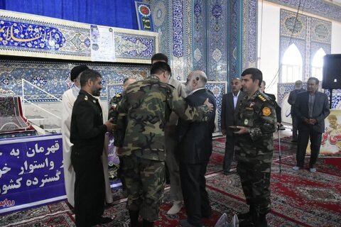 تصاویر اقامه نماز جمعه در بروجرد