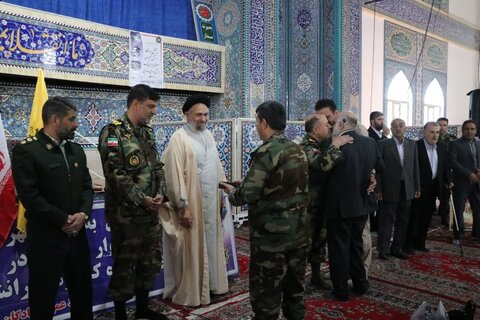 تصاویر اقامه نماز جمعه در بروجرد