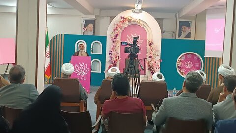 پاتوق فرهنگی نیلوفرانه در قم افتتاح شد