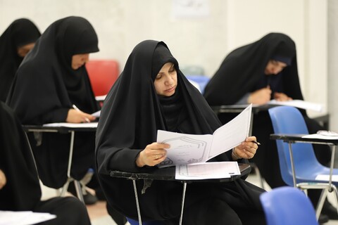 تصاویر/ آزمون ورودی سال تحصیلی 1405-1404 جامعه الزهرا سلام‌الله‌علیها در سطوح تحصیلی 3 و 4