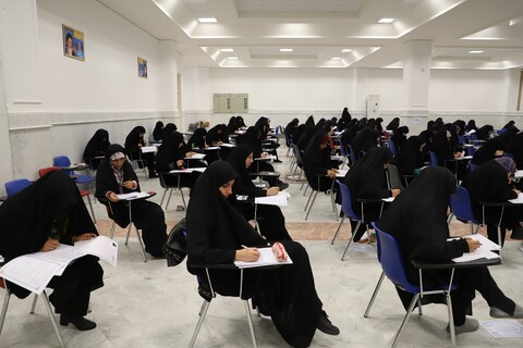 تصاویر/ آزمون ورودی سال تحصیلی 1405-1404 جامعه الزهرا سلام‌الله‌علیها در سطوح تحصیلی 3 و 4
