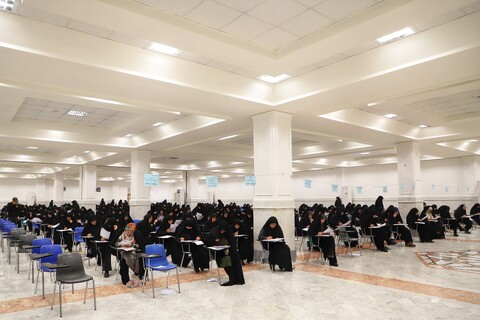 تصاویر/ آزمون ورودی سال تحصیلی 1405-1404 جامعه الزهرا سلام‌الله‌علیها در سطوح تحصیلی 3 و 4