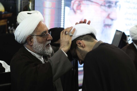 تصاویر/ مراسم عمامه گذاری و تجلیل از طلاب حوزه علمیه سفیران هدایت بیرجند