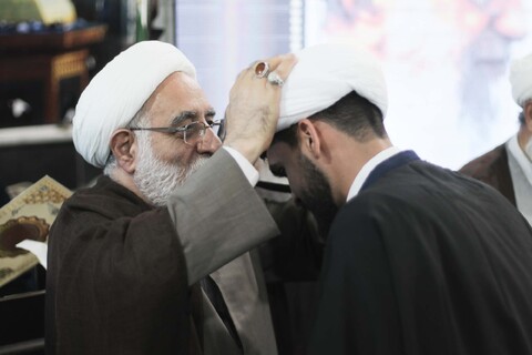 تصاویر/ مراسم عمامه گذاری و تجلیل از طلاب حوزه علمیه سفیران هدایت بیرجند