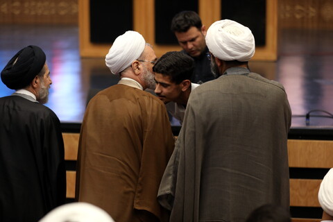 تصاویر/ دیدار صمیمی آیت الله اعرافی و معاونین ایشان با طلاب حوزه علمیه استان تهران