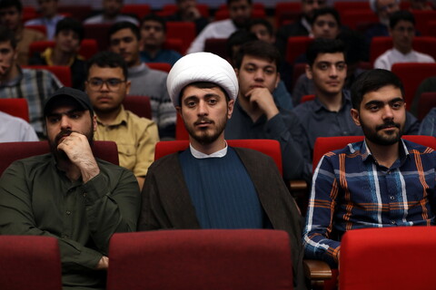 تصاویر/ دیدار صمیمی آیت الله اعرافی و معاونین ایشان با طلاب حوزه علمیه استان تهران