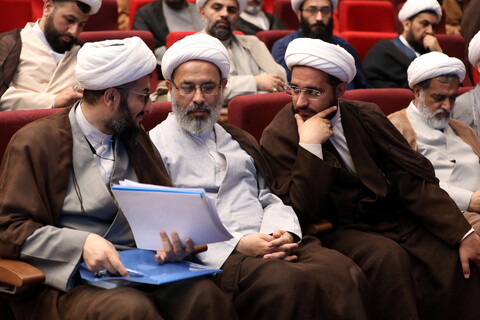 تصاویر/ دیدار صمیمی آیت الله اعرافی و معاونین ایشان با طلاب حوزه علمیه استان تهران