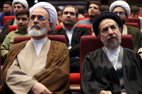 تصاویر/ دیدار صمیمی آیت الله اعرافی و معاونین ایشان با طلاب حوزه علمیه استان تهران