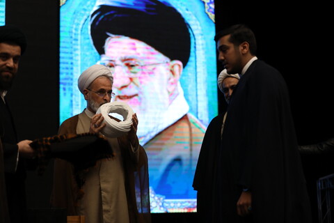 تصاویر/ دیدار صمیمی آیت الله اعرافی و معاونین ایشان با طلاب حوزه علمیه استان تهران