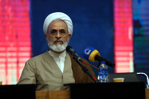 تصاویر/ دیدار صمیمی آیت الله اعرافی و معاونین ایشان با طلاب حوزه علمیه استان تهران
