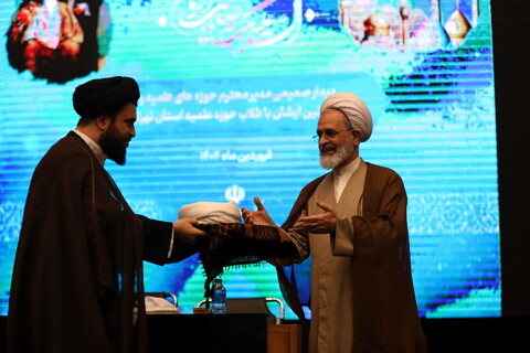 تصاویر/ دیدار صمیمی آیت الله اعرافی و معاونین ایشان با طلاب حوزه علمیه استان تهران