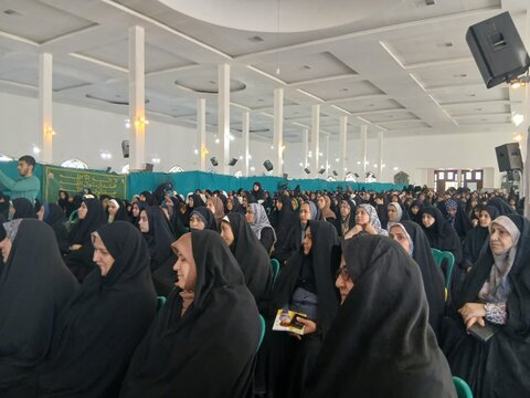 تصاویر/حضور طلاب مدرسه علمیه الهیه در مسابقه لیگ قرآنی زندگی با آیه ها در ساوه