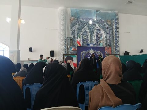 تصاویر/حضور طلاب مدرسه علمیه الهیه در مسابقه لیگ قرآنی زندگی با آیه ها در ساوه