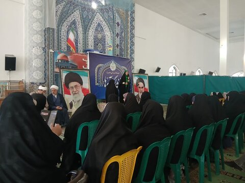 تصاویر/حضور طلاب مدرسه علمیه الهیه در مسابقه لیگ قرآنی زندگی با آیه ها در ساوه