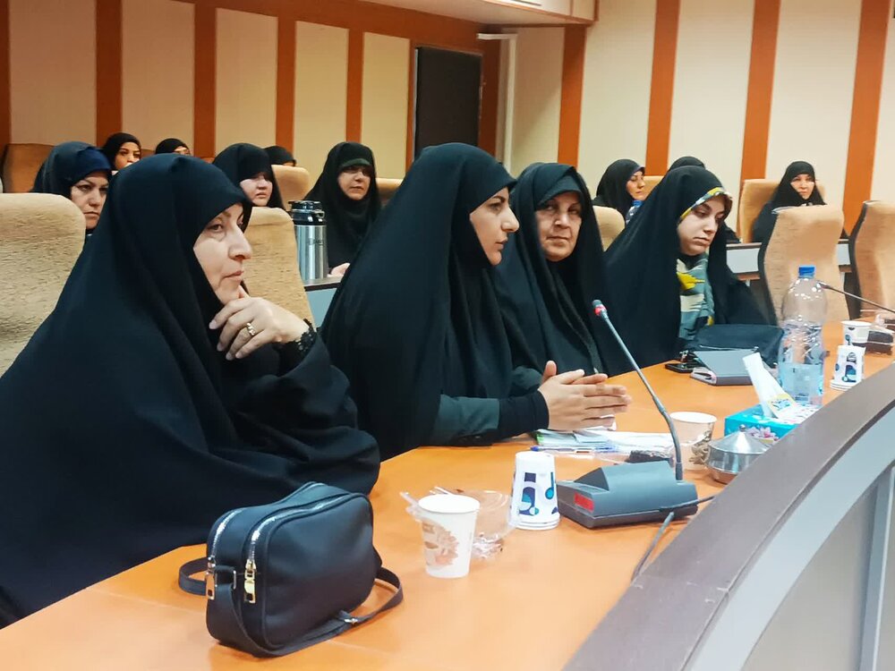 هدف همایش «زن، زندگی، آیه ها» معرفی بانوان سرآمد و موفق است