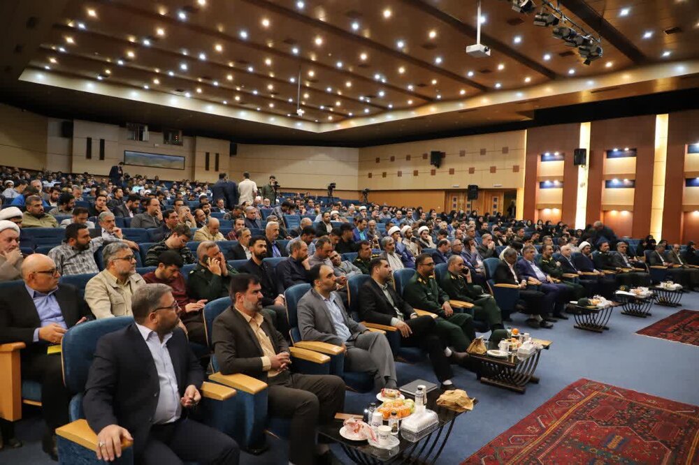 فیلم | حضور رئیس بنیاد شهید در دیار شهیدپرور مرکزی