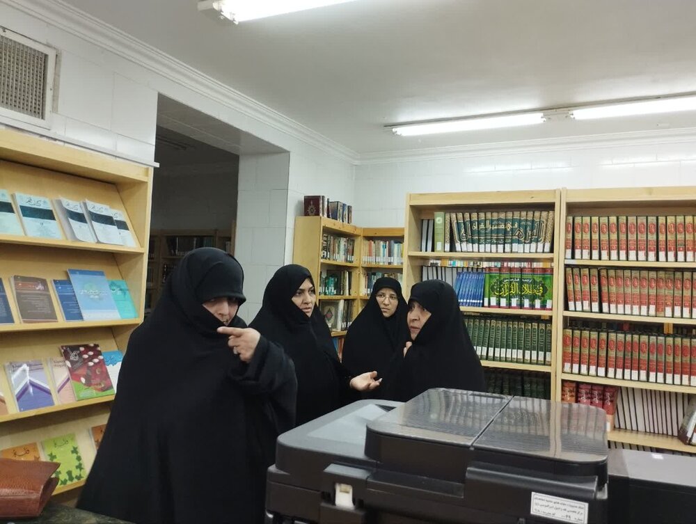 بازدید معاونان پژوهش و آموزش حوزه‌های علمیه خواهران از مدرسه علمیه امام حسین(ع) یزد