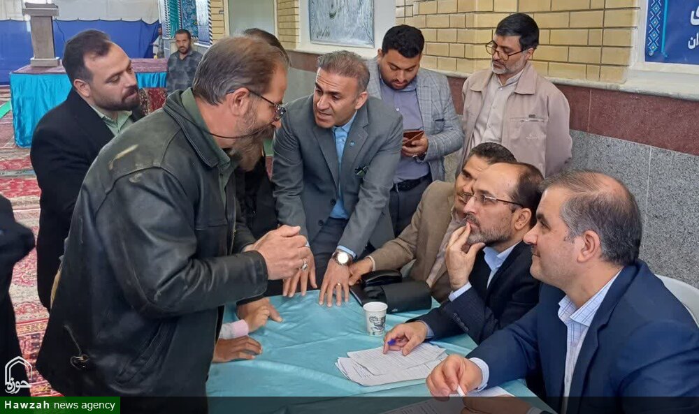 تصاویر/  برپایی میز خدمت در نماز جمعه جورقان