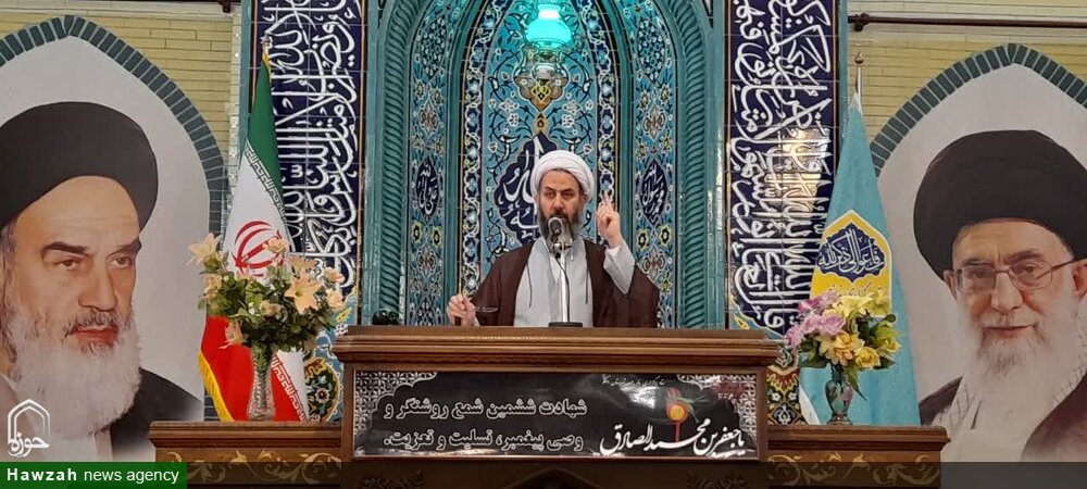 تأکید خطیب جمعه اسکو بر مواضع اصولی ایران در مذاکرات بین‌المللی