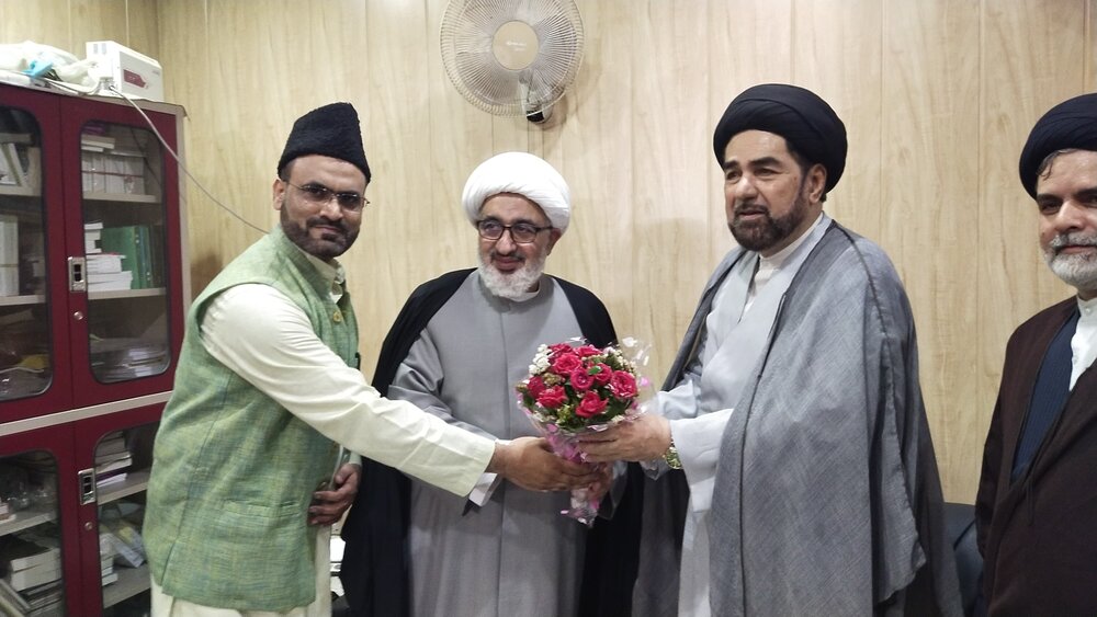 भारत में सुप्रीम लीडर के प्रतिनिधि आगा हकीम इलाही ने मौलाना कल्बे जवाद नकवी से मुलाकात कर महत्वपूर्ण मुद्दों पर चर्चा की