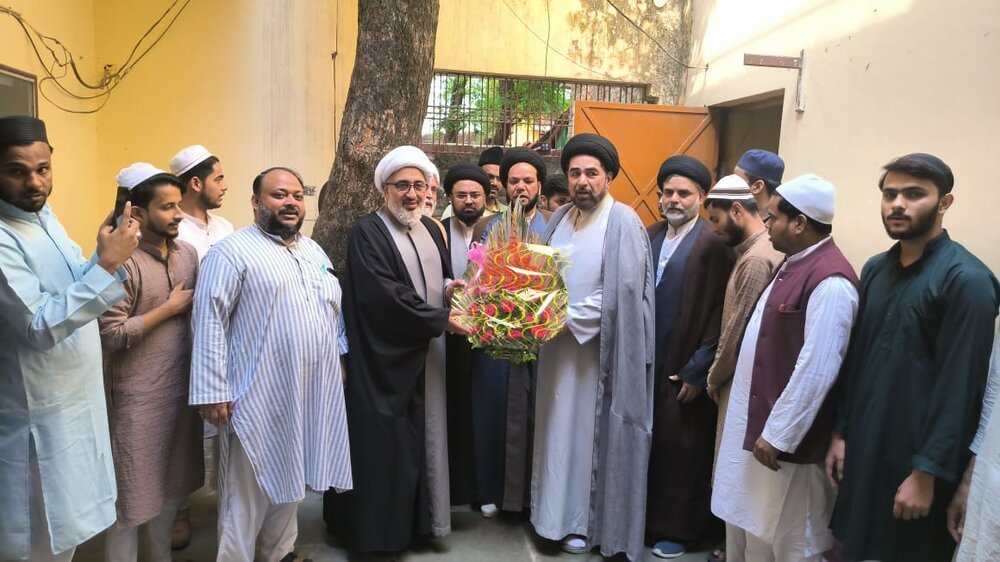 भारत में सुप्रीम लीडर के प्रतिनिधि आगा हकीम इलाही ने मौलाना कल्बे जवाद नकवी से मुलाकात कर महत्वपूर्ण मुद्दों पर चर्चा की