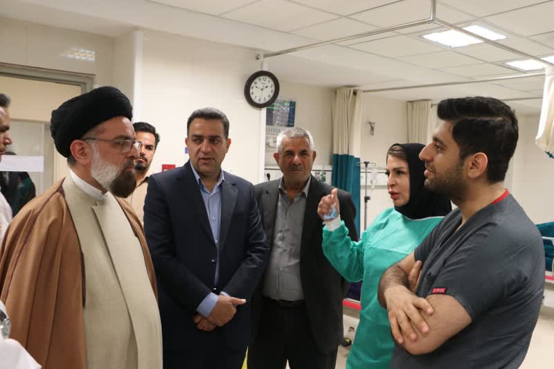 بازدید و گفت‌وگوی بدون واسطه عضو خبرگان رهبری با کادر درمان قلب شهرستان آباده
