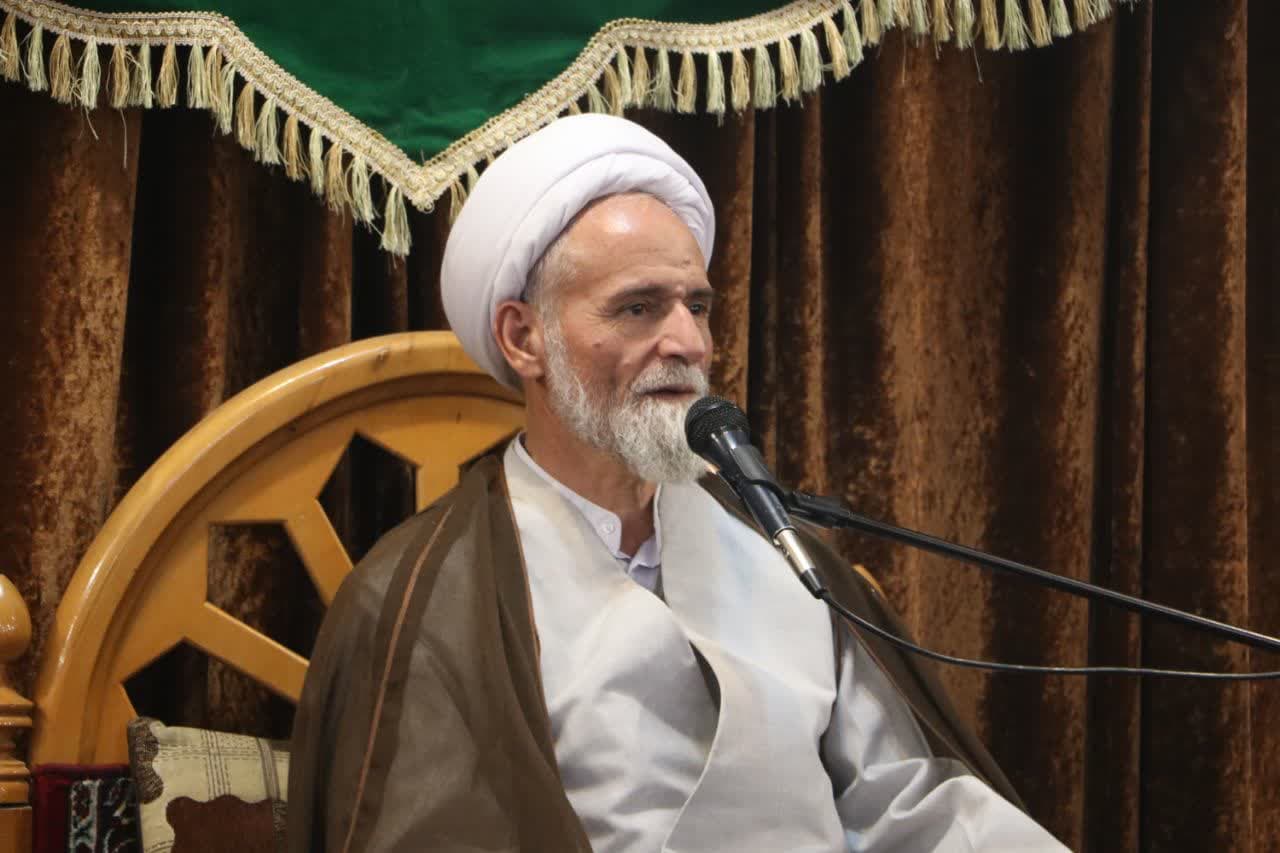 چرایی بالاتر بودن ارزش یک عالم از ۷۰ هزار عابد در اسلام