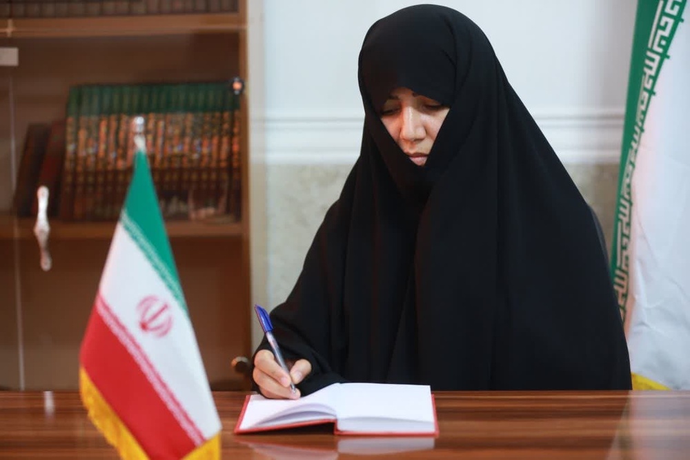 تقدیر از پژوهشگران در اختتامیه جشنواره رشد و جشنواره بانوی کرامت در استان هرمزگان