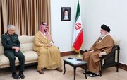 تقديم وزير الدفاع السعودي رسالة ملك بلاده إلى قائد الثورة الإسلاميّة الإمام الخامنئي