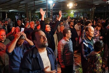 غرفه‌های خدمت‌رسانی رایگان کمپین «امام مهدی کیست؟» برپا شد+ تصاویر