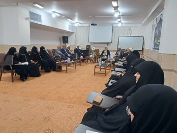 بازدید مسئولان مرکز مدیریت حوزه‌های علمیه خواهران از مدارس علمیه حضرت زهرا(س) میبد