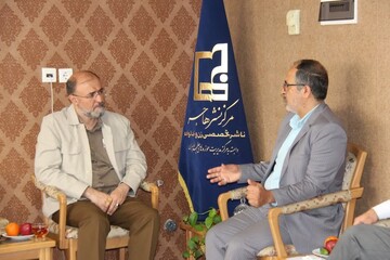 بازدید مدیر عامل مجمع ناشران انقلاب اسلامی از مرکز نشر هاجر