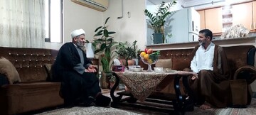 عیادت مدیرکل مرکز خدمات حوزه علمیه مازندران از روحانی جانباز دفاع مقدس