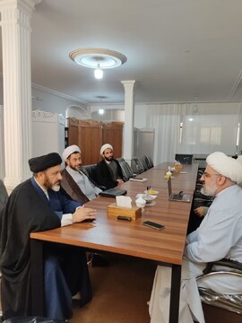 پیگیری فرامین رهبری و مراجع پیرامون راهبردها و راهکارهای تحقق کانون‌های عظیم تبلیغی